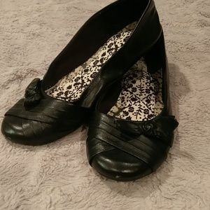 American Eagle black flats